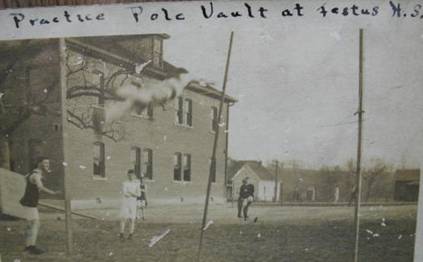 FestusHighSchoolPoleVault.jpg
